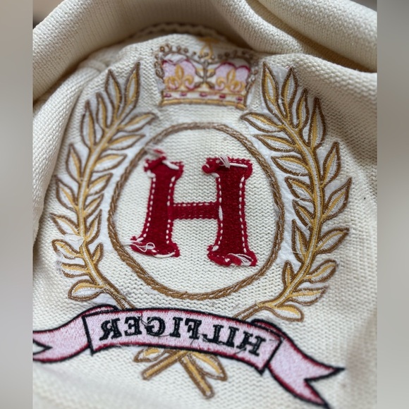 TOMMY HILFIGER CREAM TURTLENECK VINTAGE EMBROIDERED CREST PREPPY SWEATER SZ S-M - Picture 13 of 15